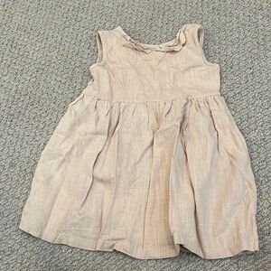 Knotted Fern toddler girl Crème linen dress with tie backs size 4T.